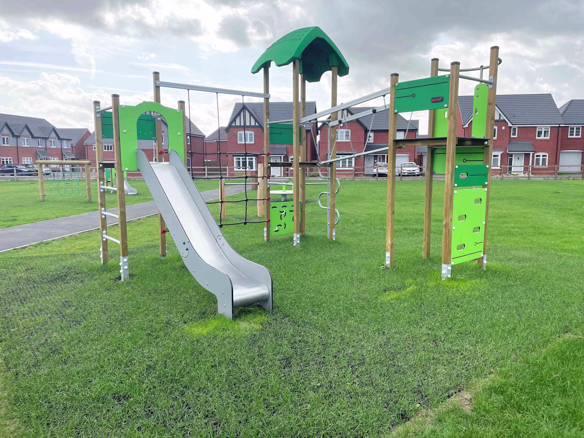 The Saplings, Burton-on-Trent - large image