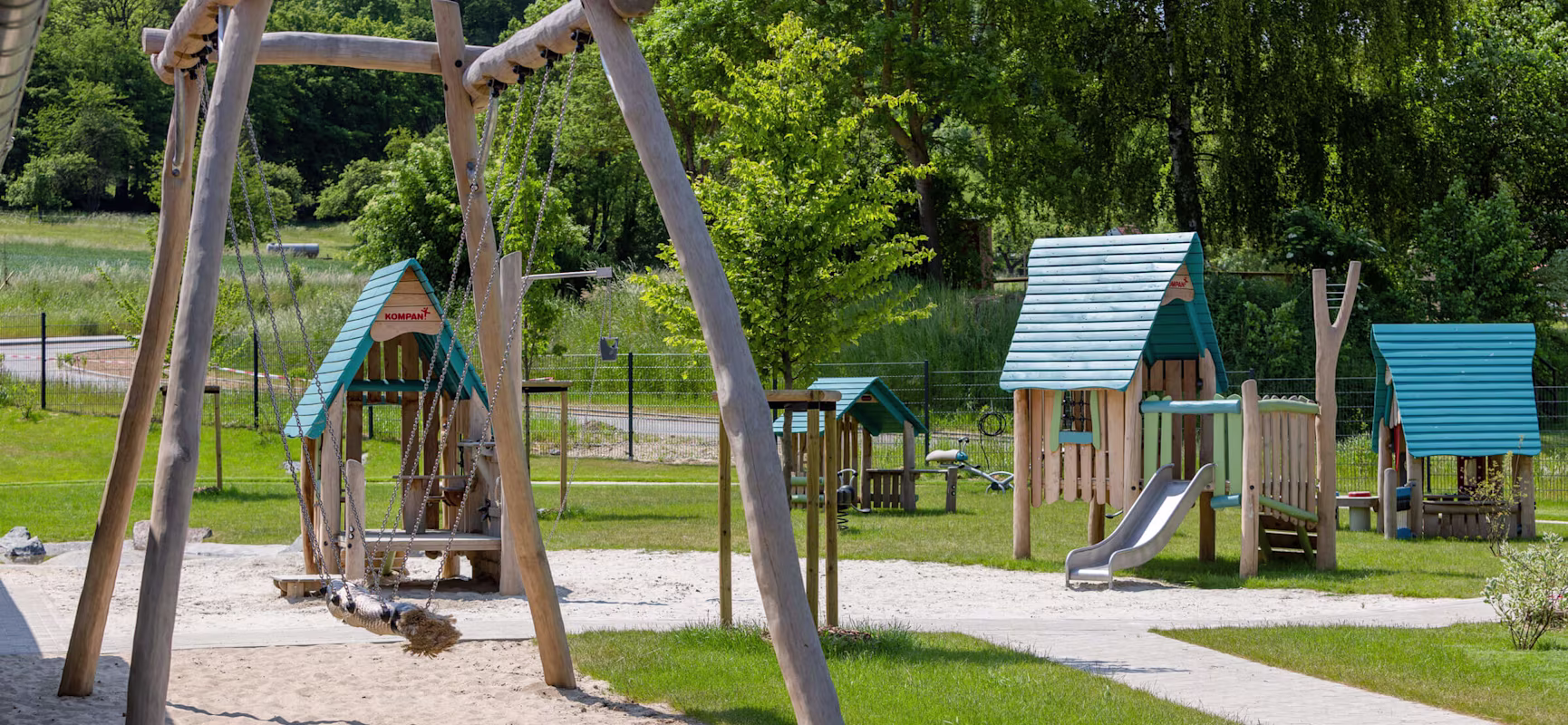 Naturspielplatz in einer Vorschule in Deutschland