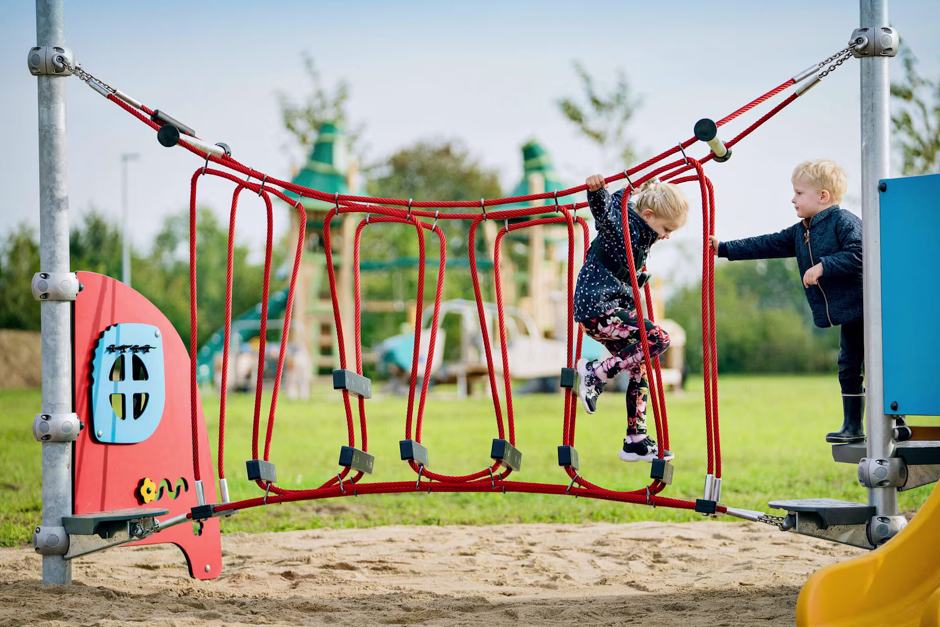 Monkey-trails-mini topslider ID 226b8750 070141a5