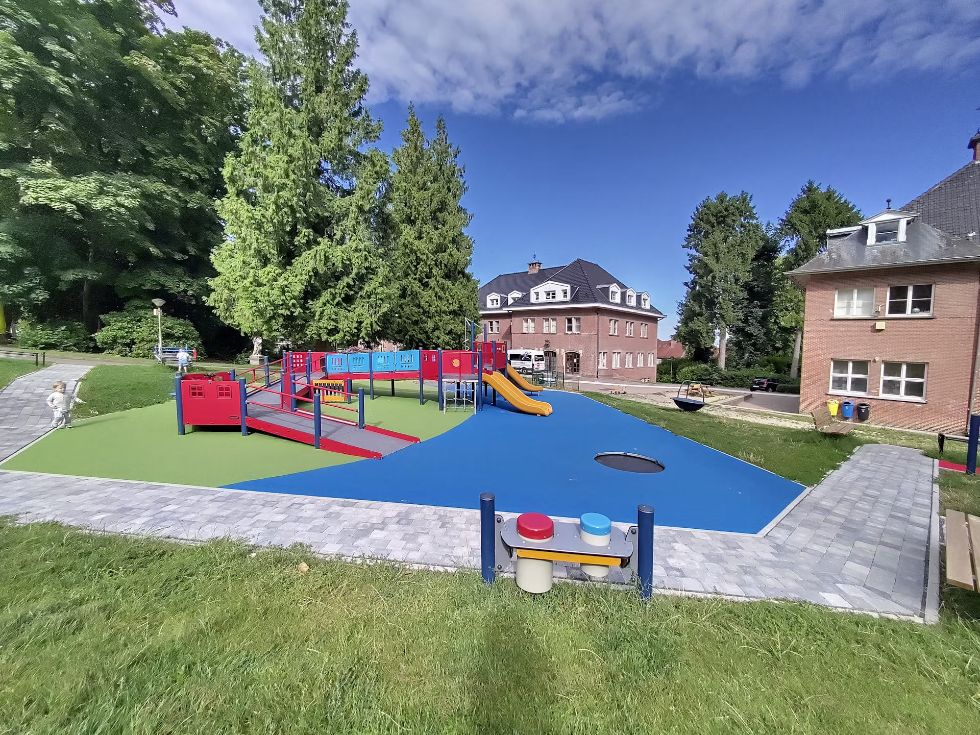 Een inclusieve speelplaats voor IRSA - Media