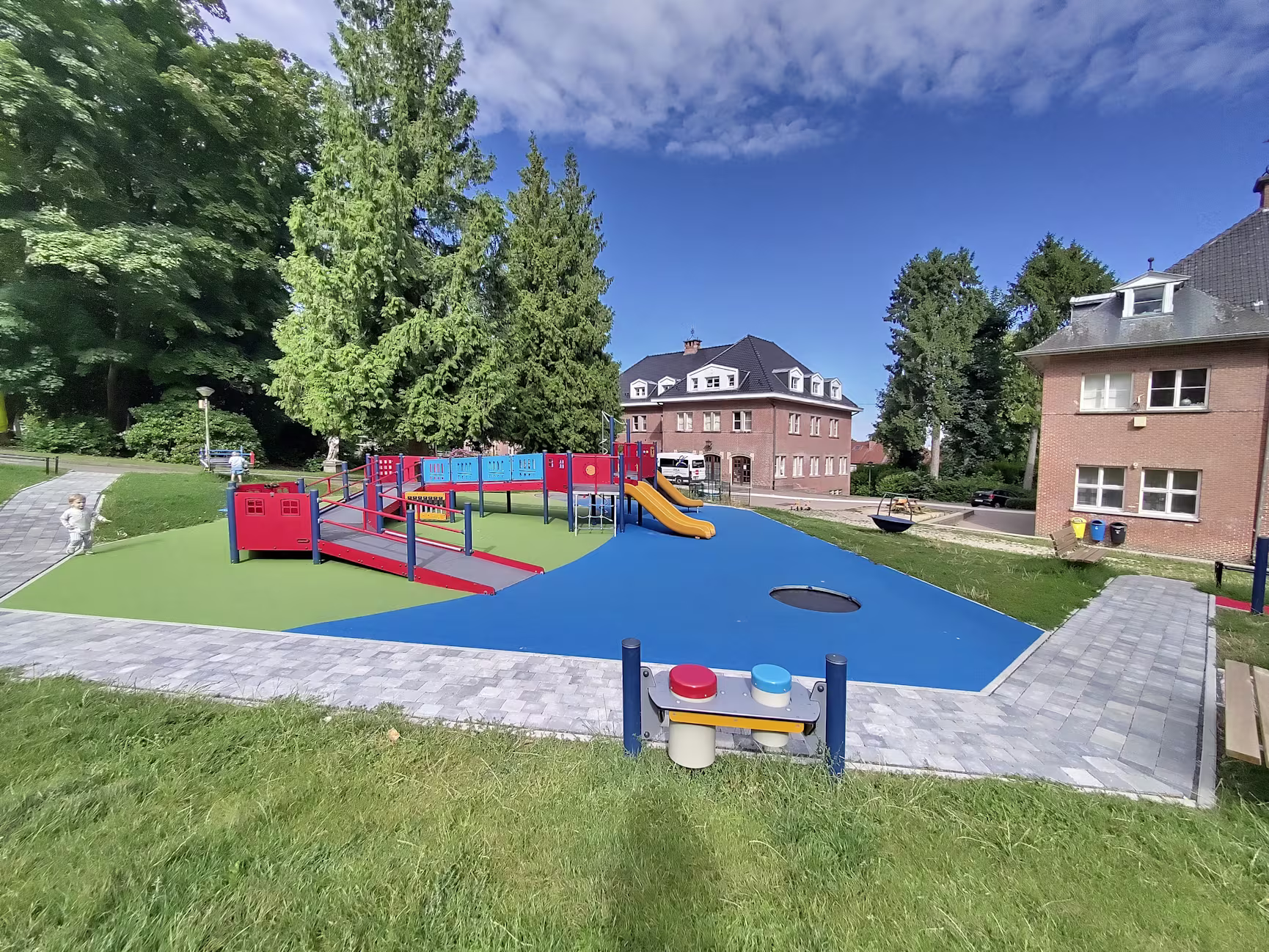 Een inclusieve speelplaats voor IRSA - Media