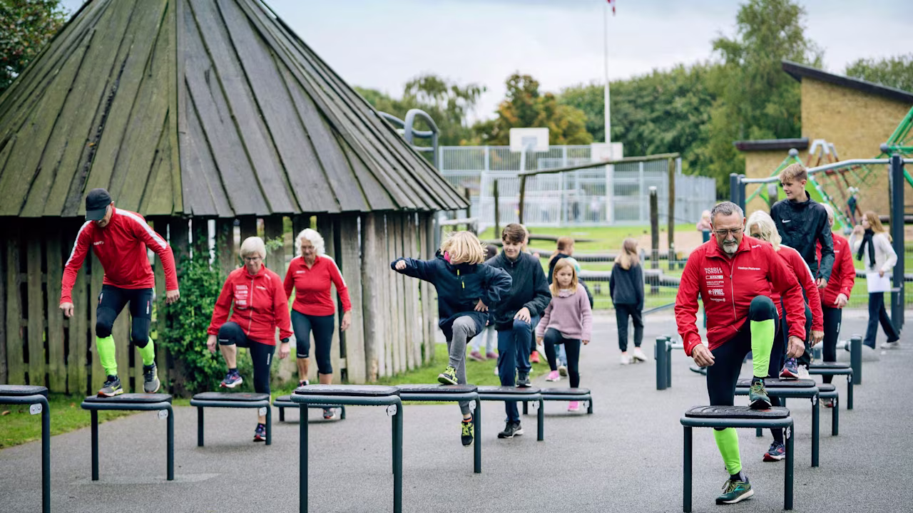 FAZ30100 FAZ30200 FAZ30300 FAZ30400 steps Ebberup-school DK with-people 220929 ID-1514b2db ID-2ab7bdac 2911