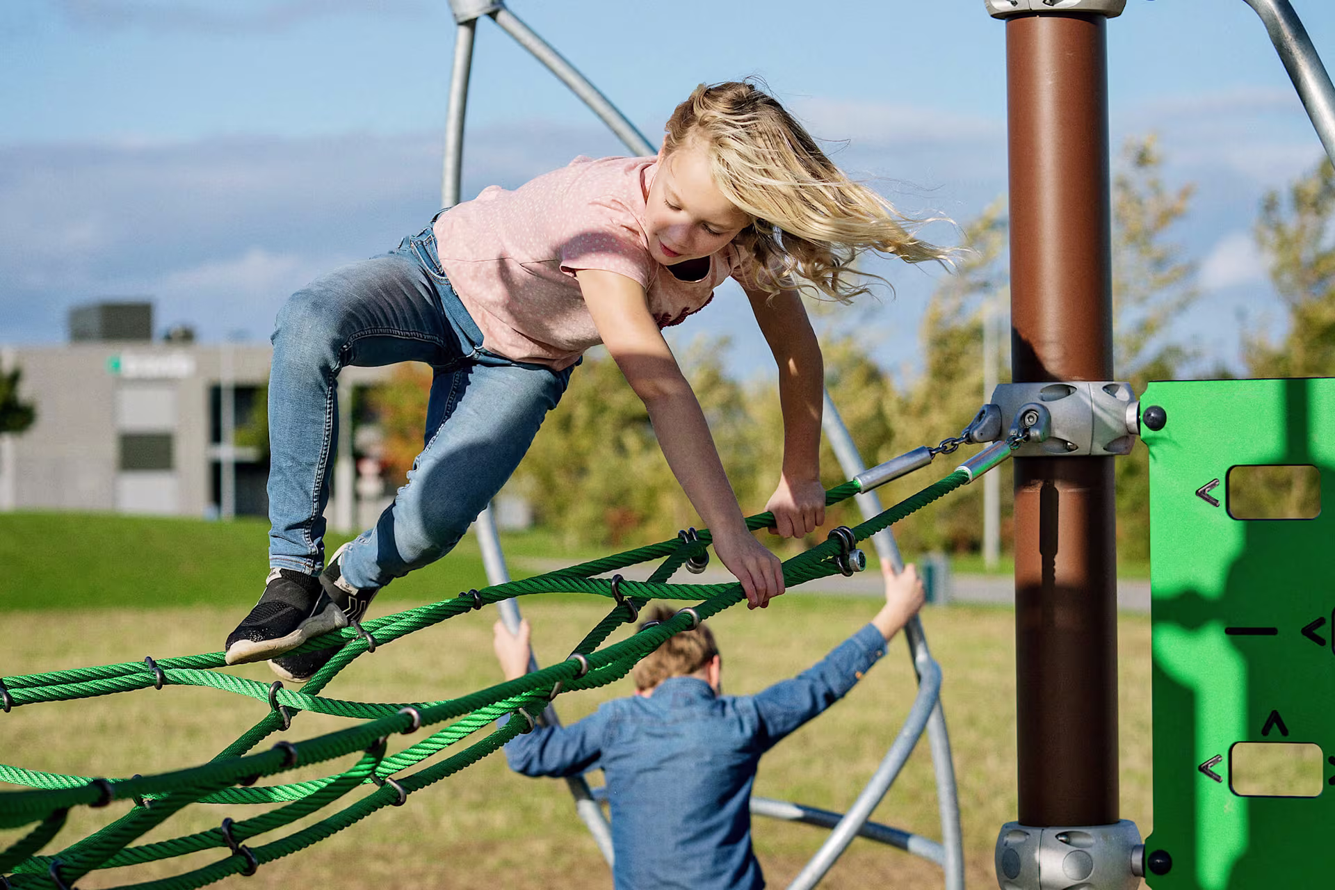 Monkey trails - climbing -  ID-4BA10666