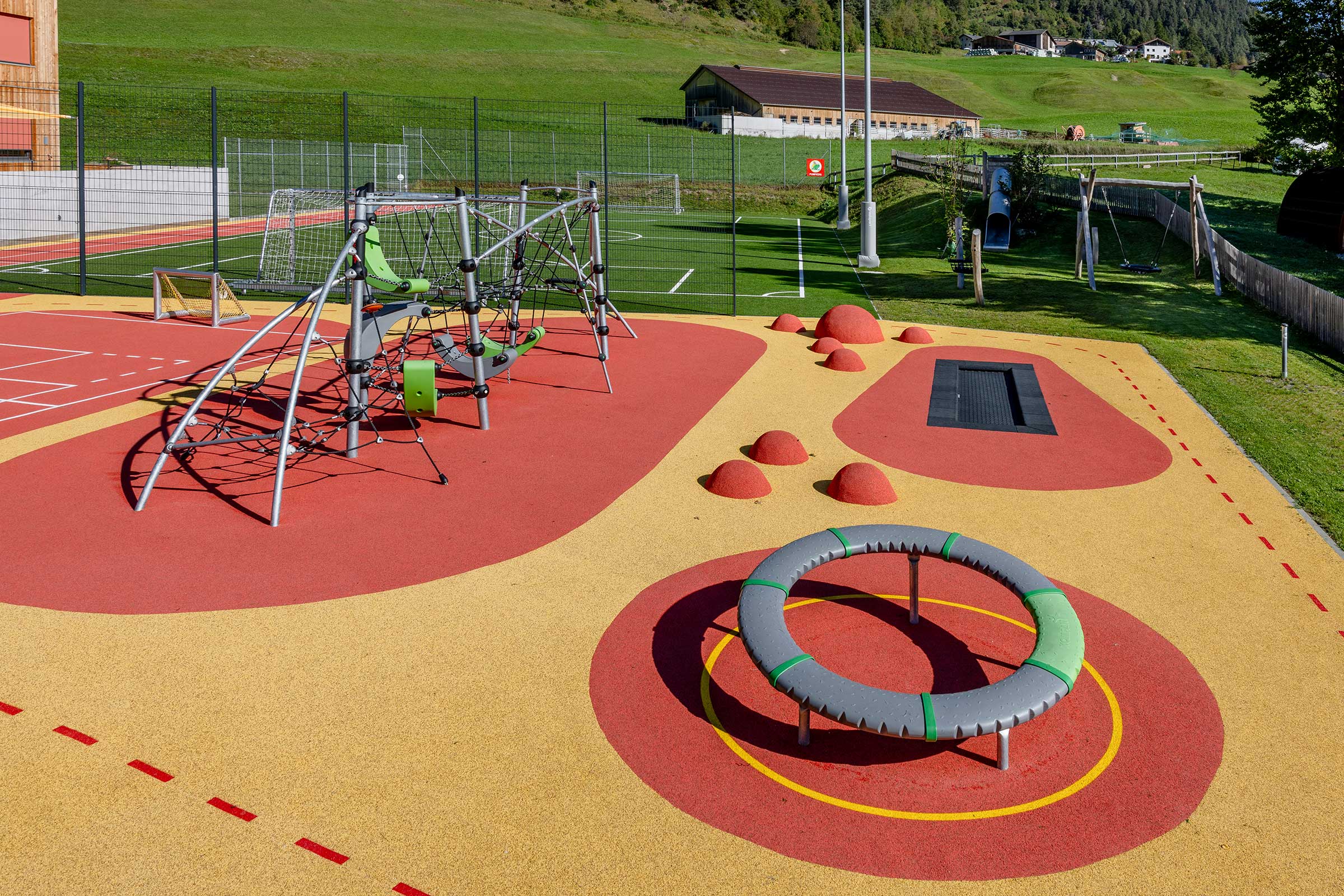 CH Ref Schulhaus-Strada 2400x1600 9563