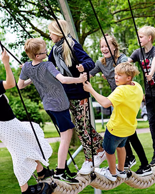 LOCALISED Cocowave-pendulum-swing