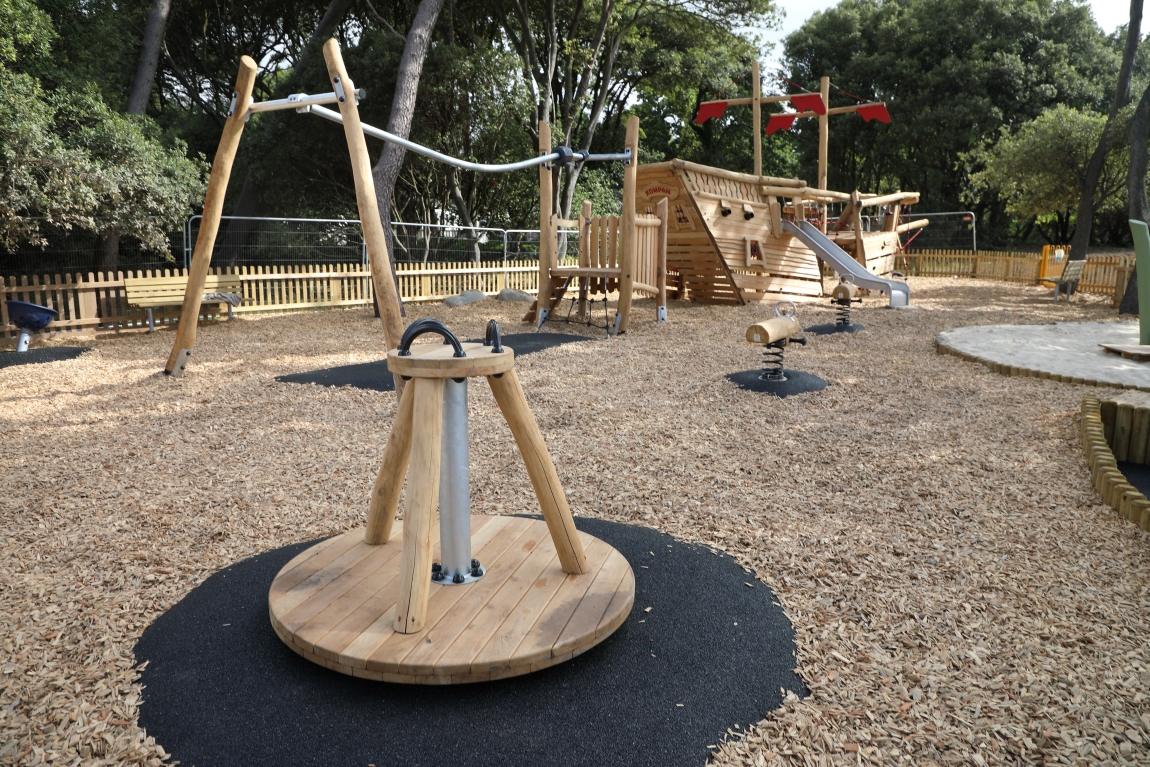 Wooden Playground Freestanding Equipment