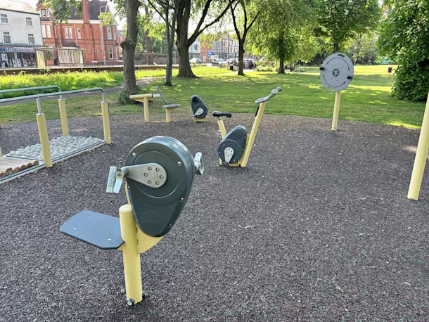 Southfields Park Fitness Zone, Charnwood Borough Council_UK 4