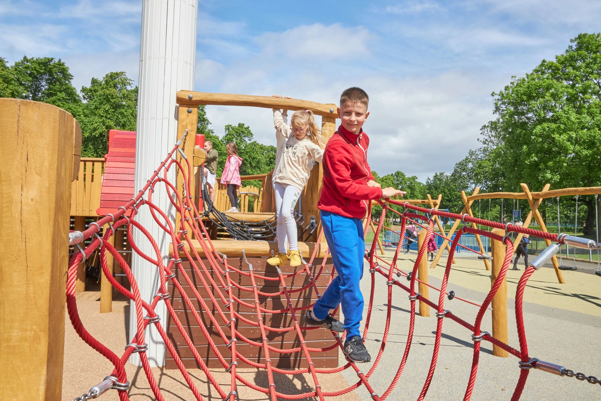 Zetland Park - Kids playing on ship