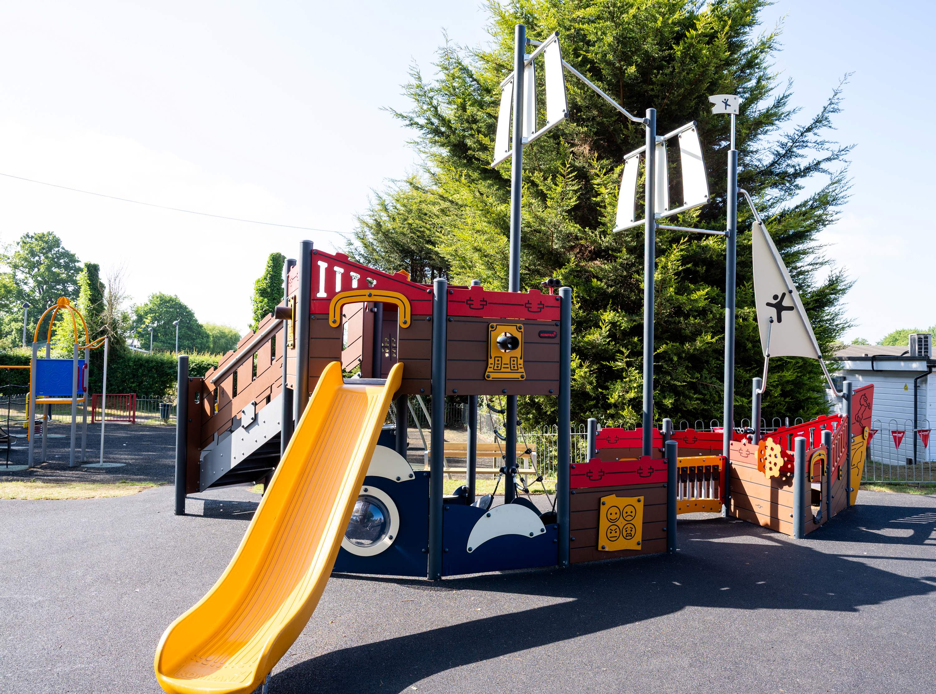 Holland Park, Mill Lane Playground, Tandridge District Council_UK_PCM102721_2