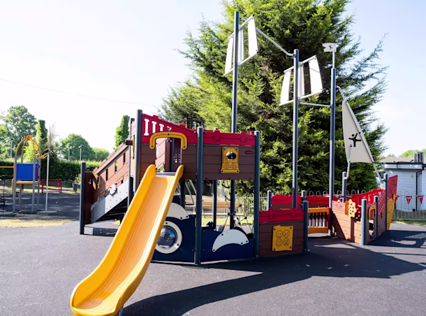 Holland Park, Mill Lane Playground, Tandridge District Council_UK_PCM102721_2
