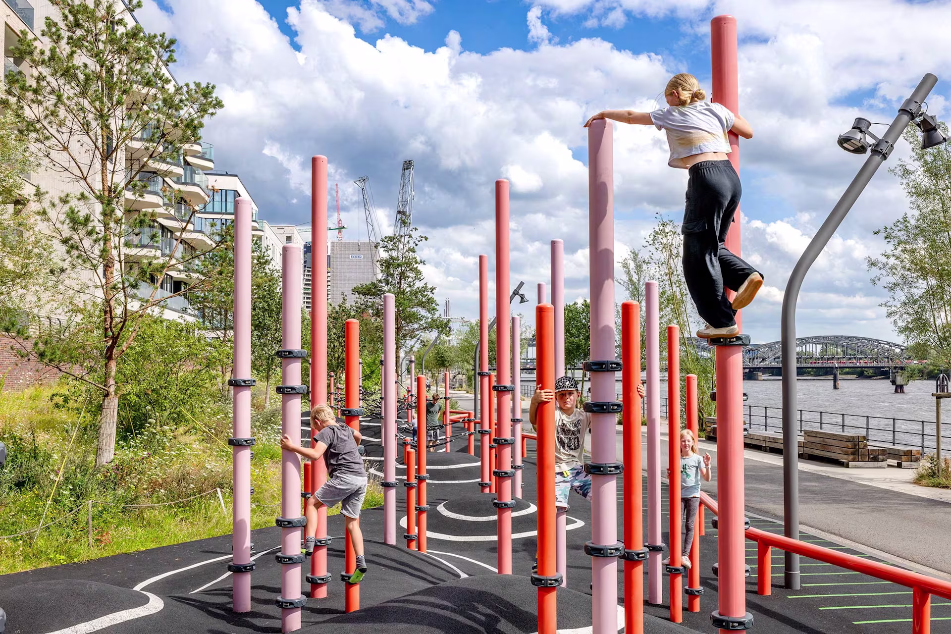 DE-Ref Baakenhafen-Hamburg COR881293-COR881294 ID-a362617b-JZ9269 2400x1600