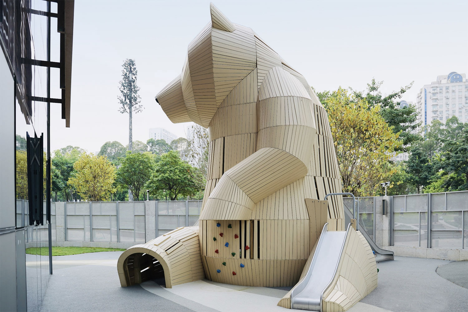 Robinia-Bear3 1500x1000