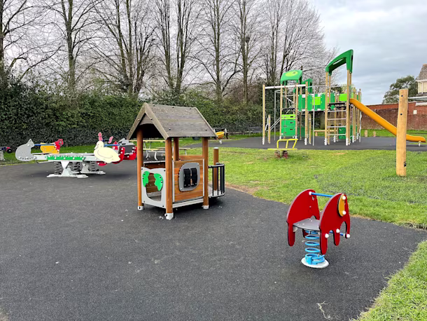 Symn Lane Play Area, Wotton-under-Edge_UK_NRO906