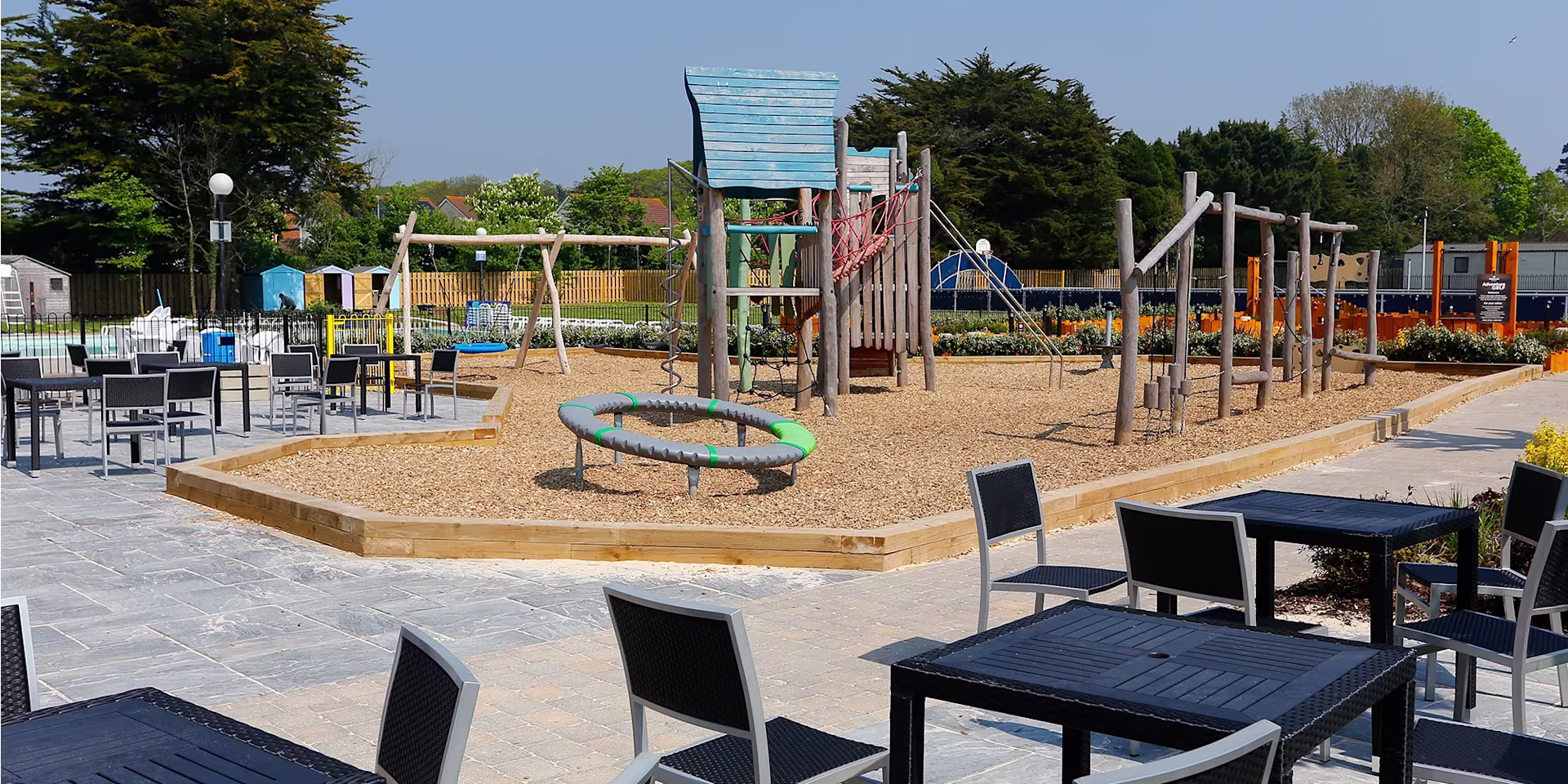 Accommodation & Travel / Holiday Park Picture 