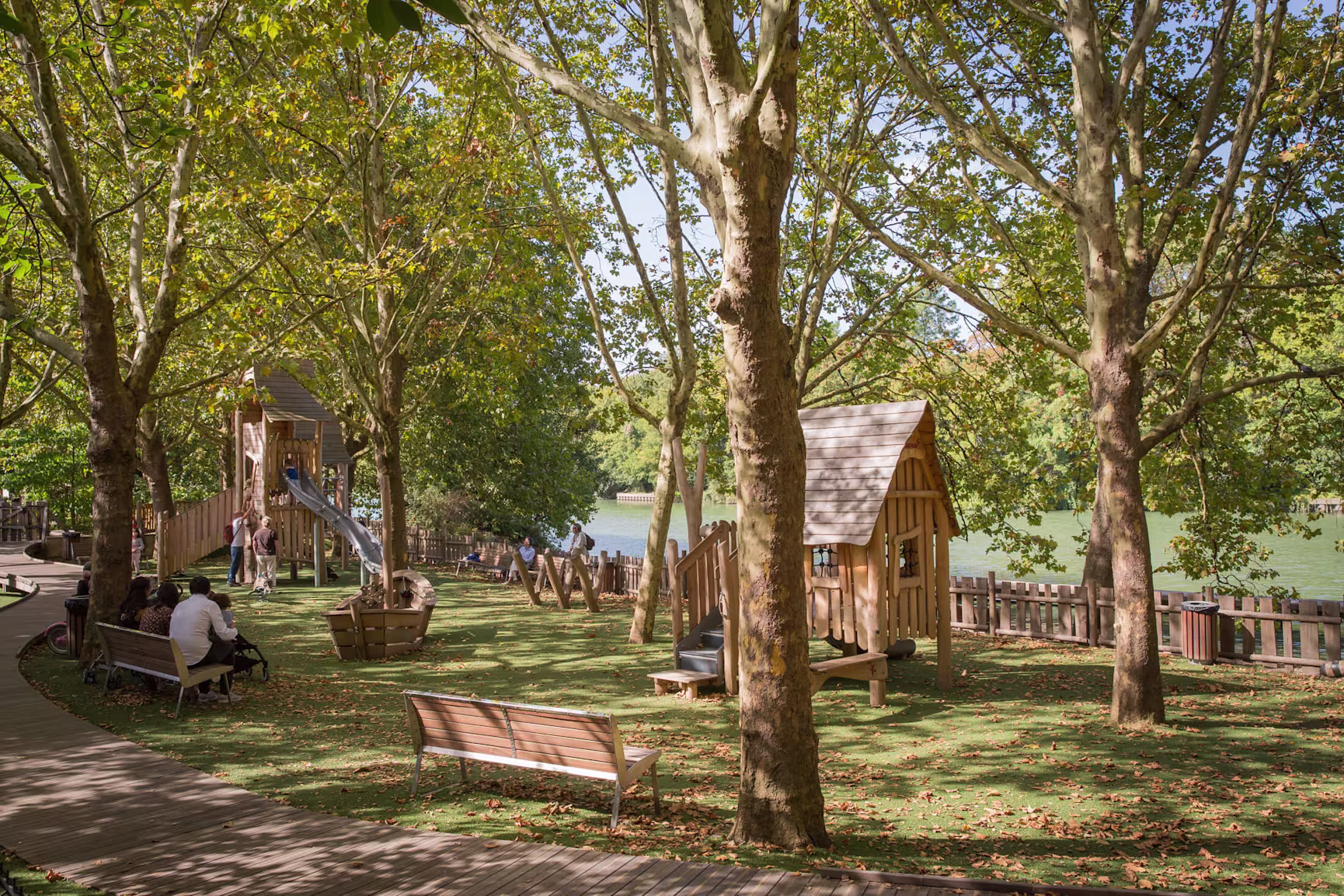 Natural playground in a forest at Maison-Alfort