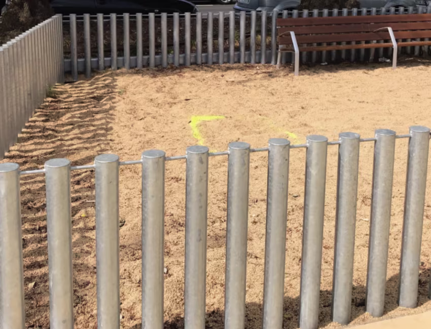 Lot 5 - Tanca metàl·lica