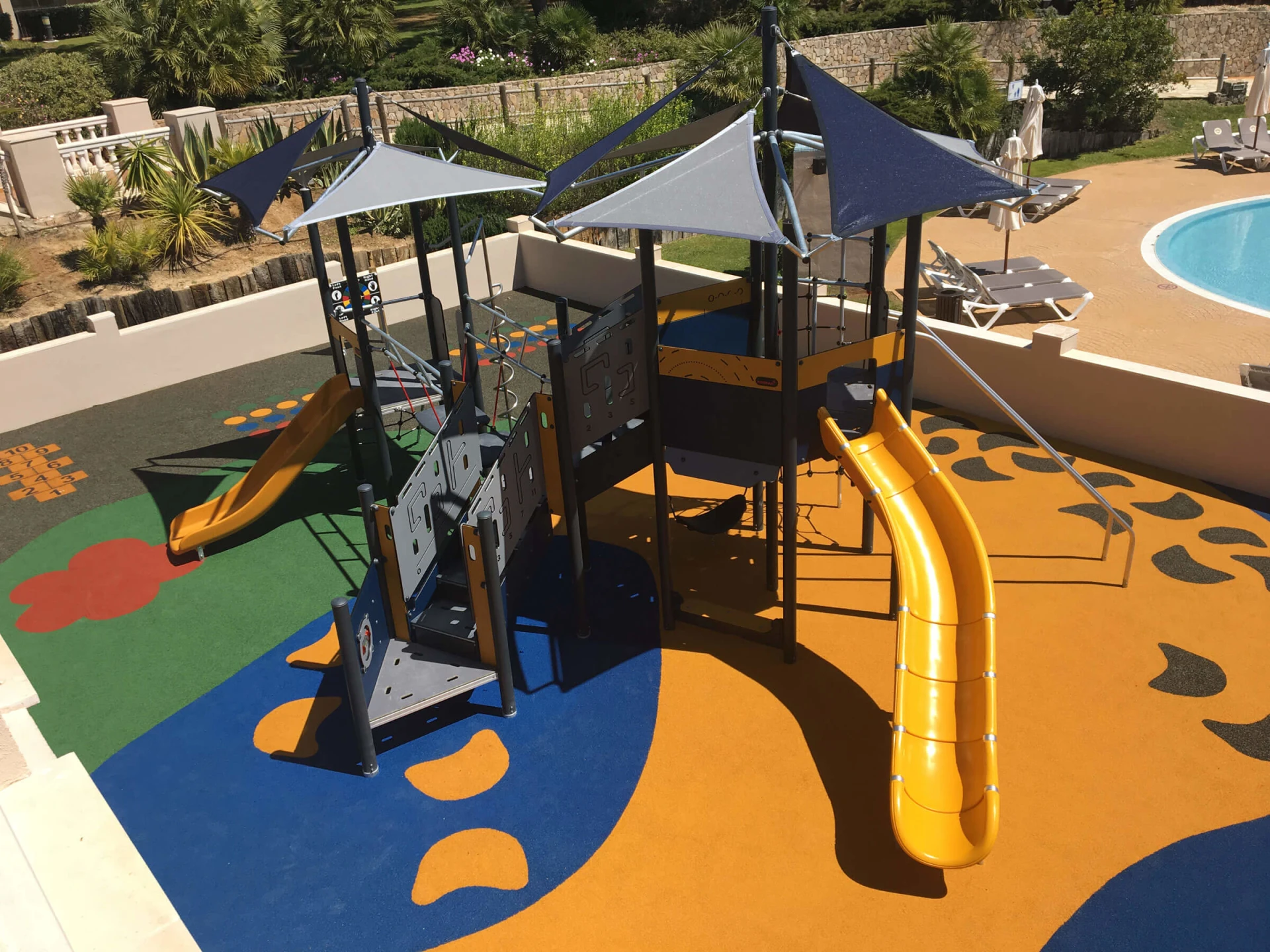 playground structure with build-in sunshades