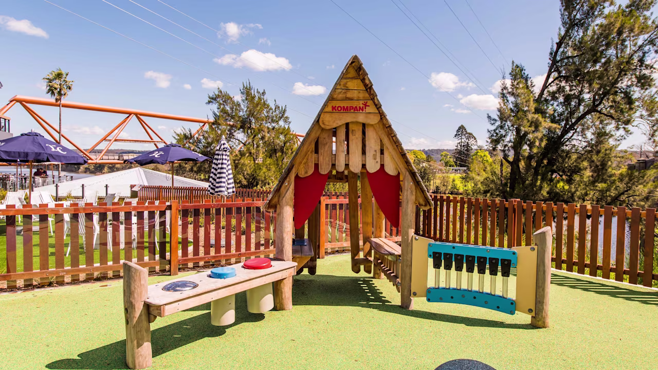 Log Cabin Hotel, Penrith - large image