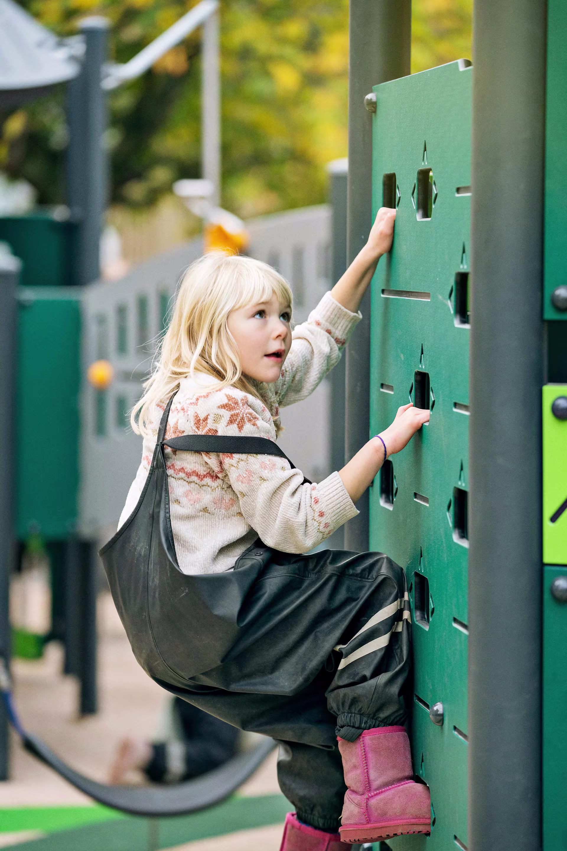 PCMxxx MOMENTS-school-age with-children green-panels climbing-panels greenline Skara SE ID-902e305d