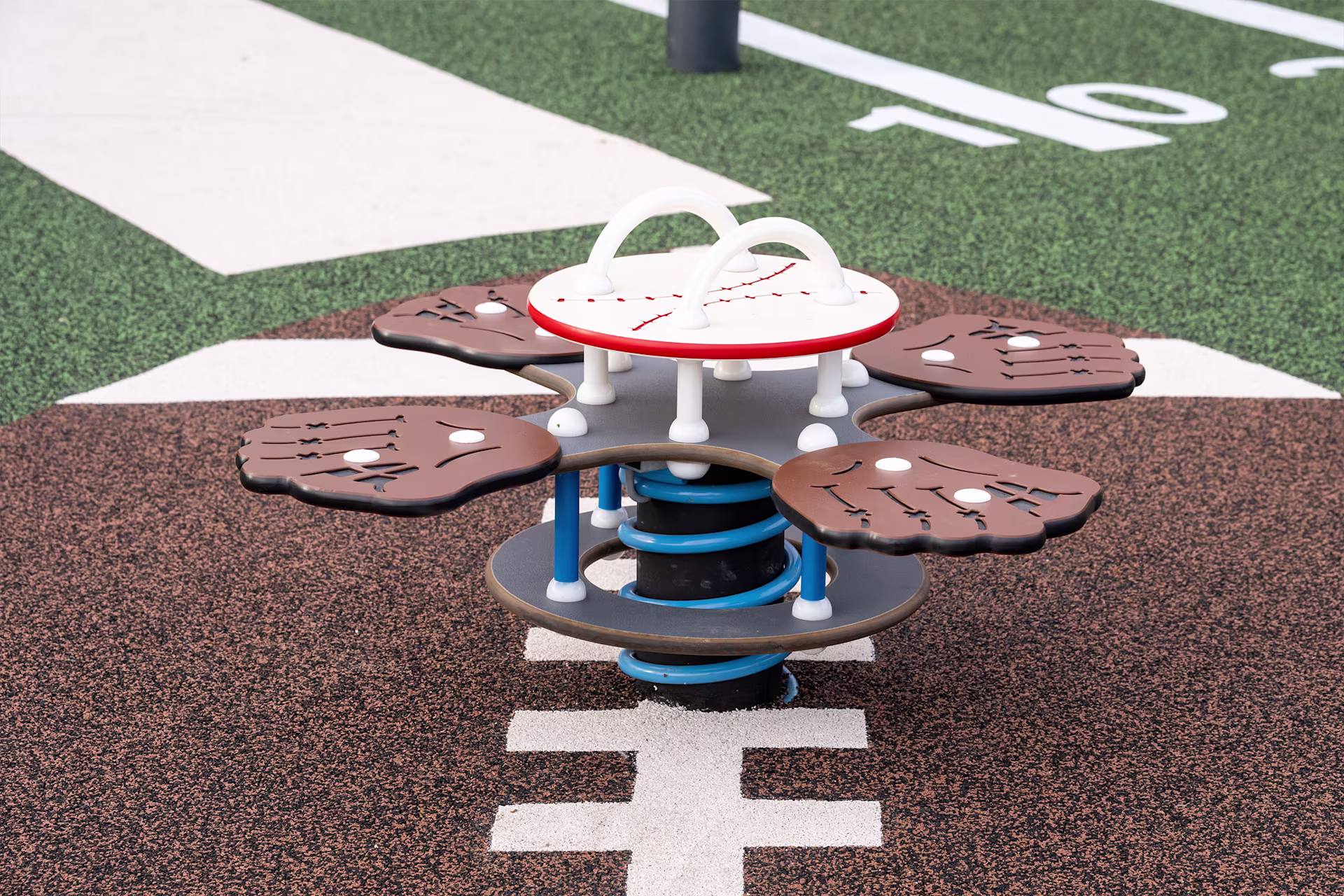 Leon Day Playground - Image 11