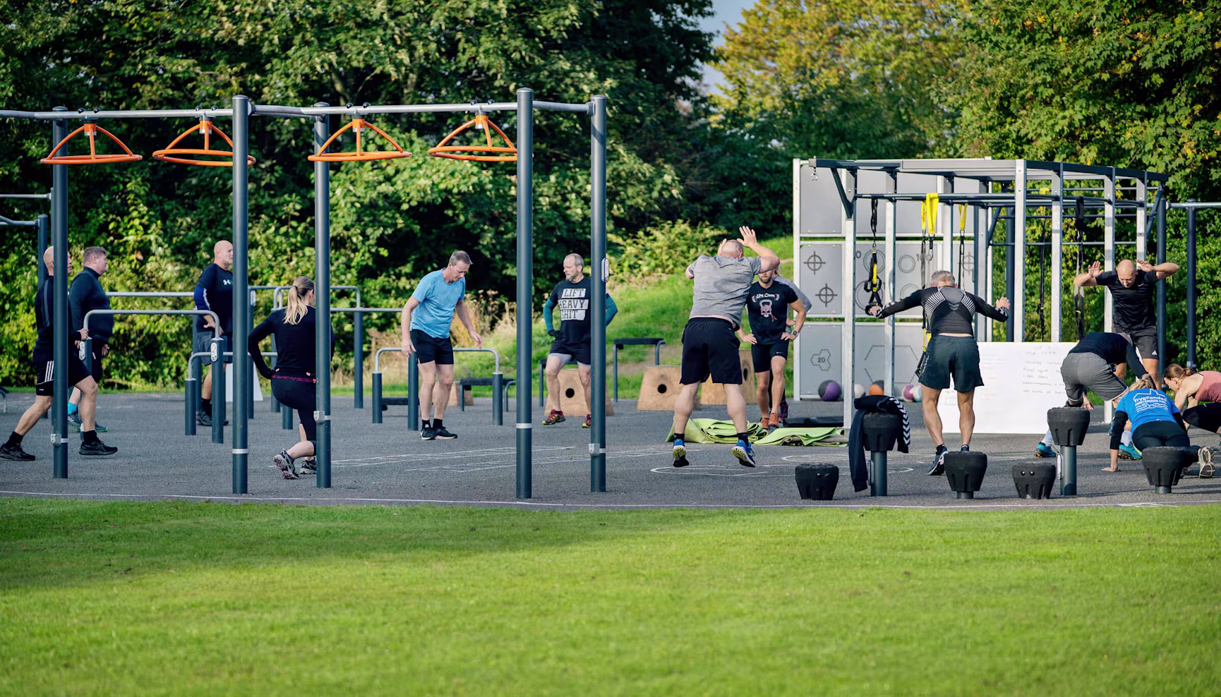 (LOCALISED) Book a meeting - fitness - video