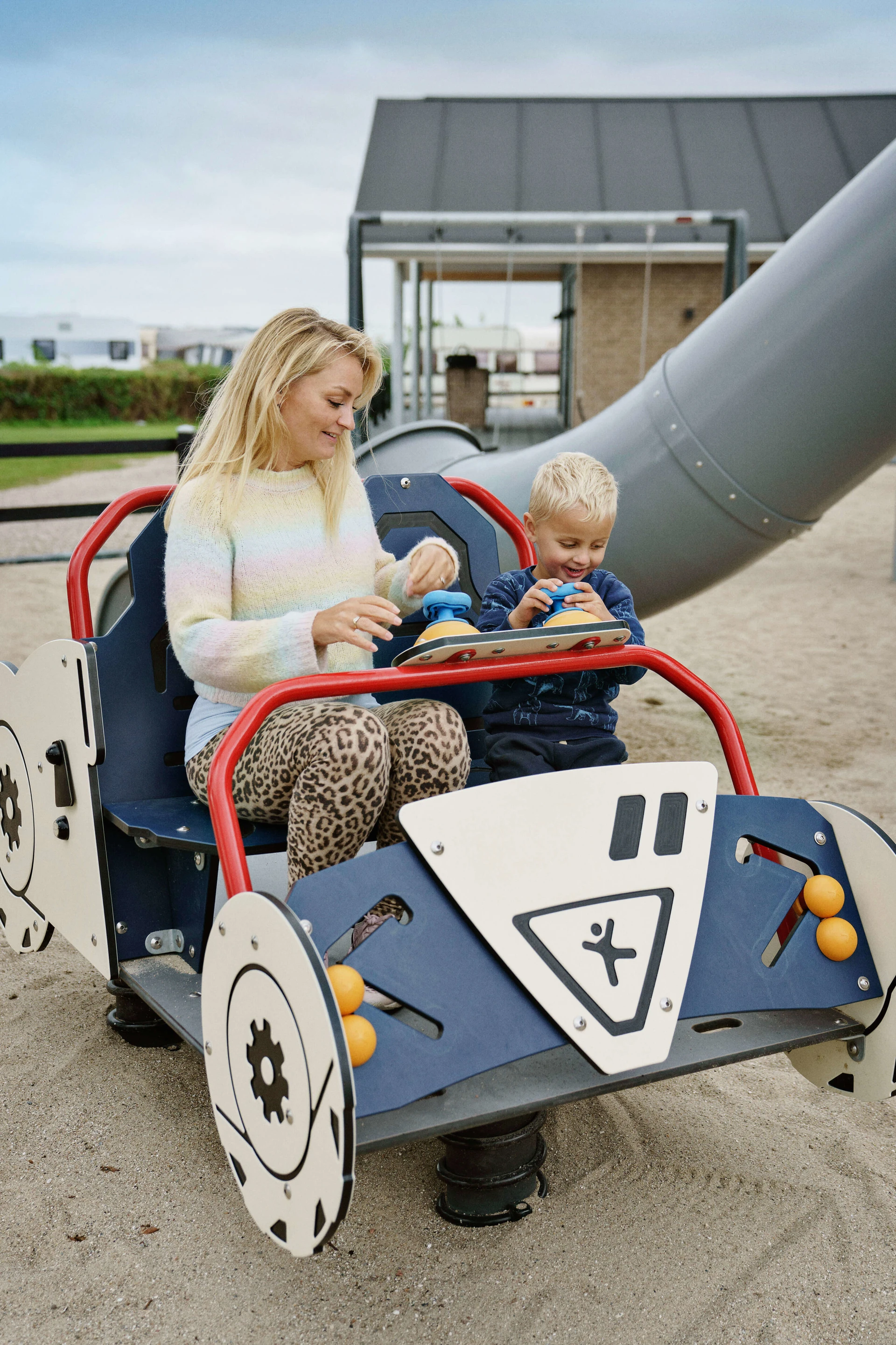 34- SIK7685 - Camp One Mom and son in space car