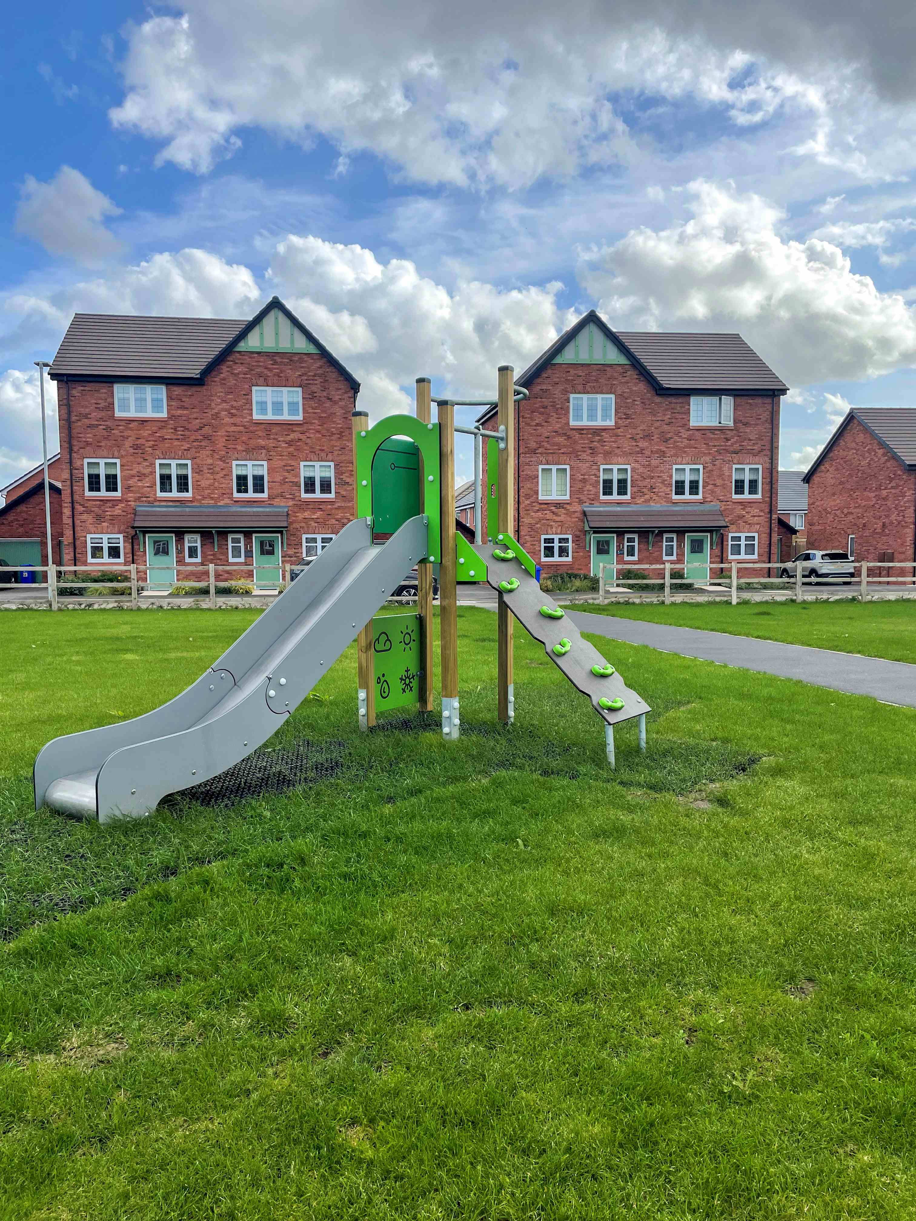 The Saplings, Burton-on-Trent - image 2