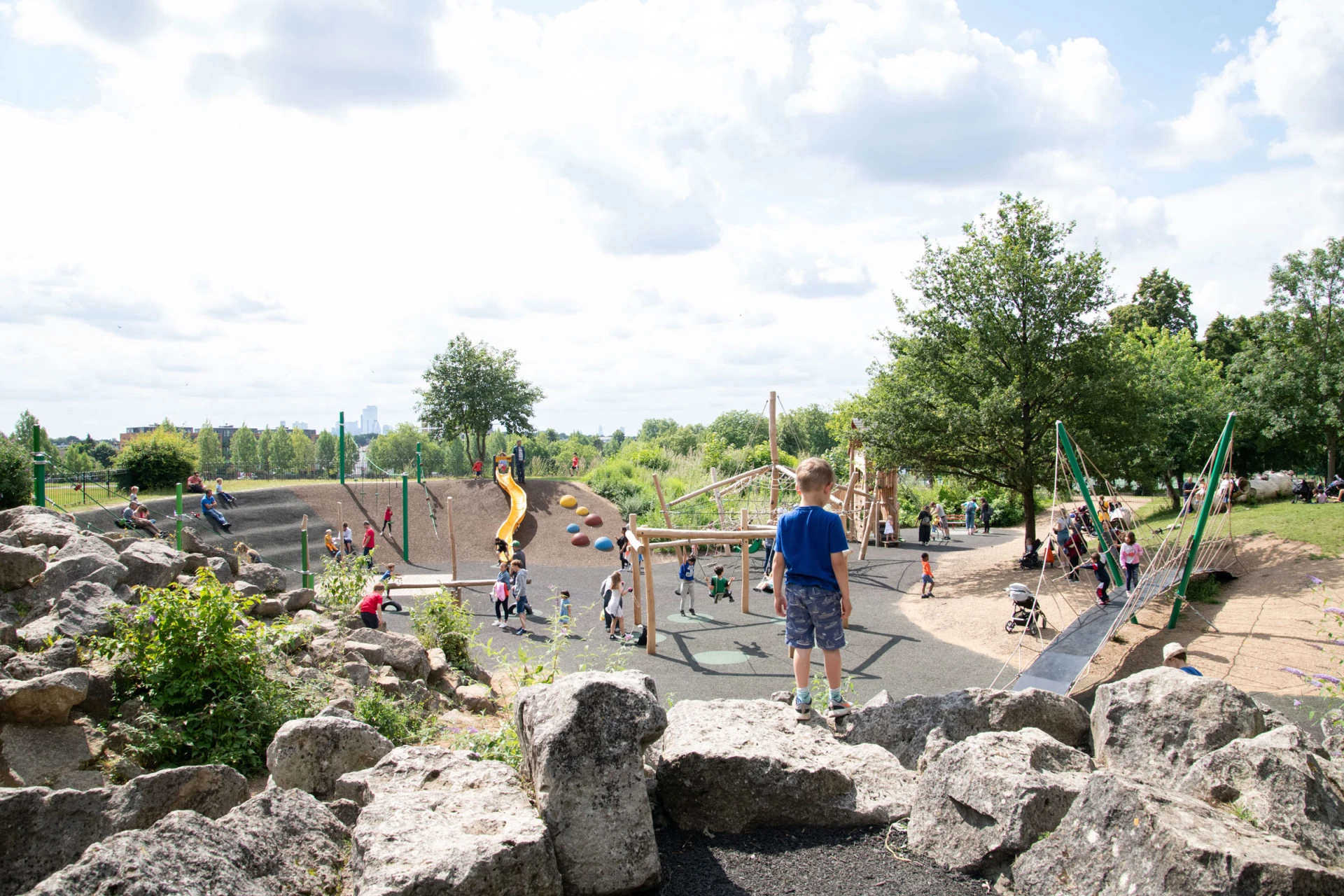 Jardin Des Deux Rives playground in France