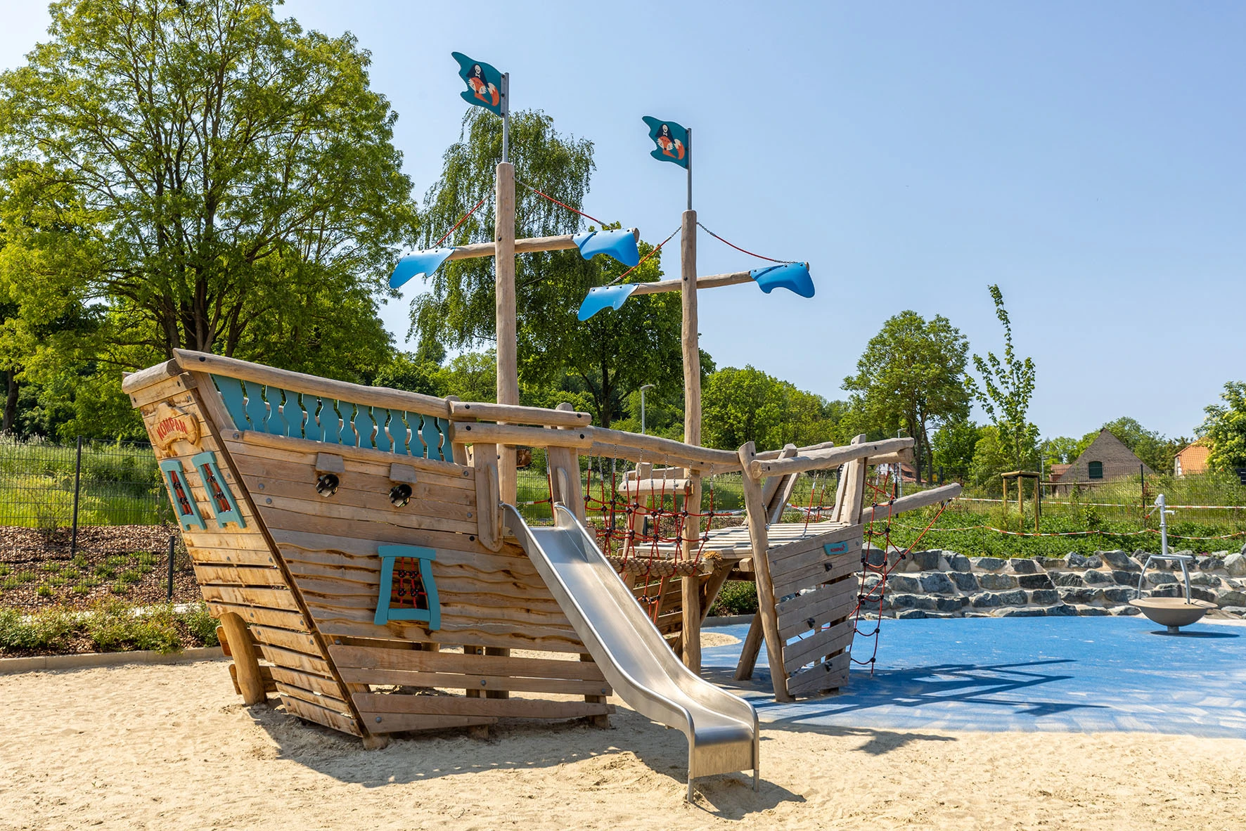 Beispiel für einen mittelgroßen Spielplatz