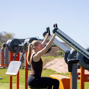 strength-hero-image ID 1029d2c2