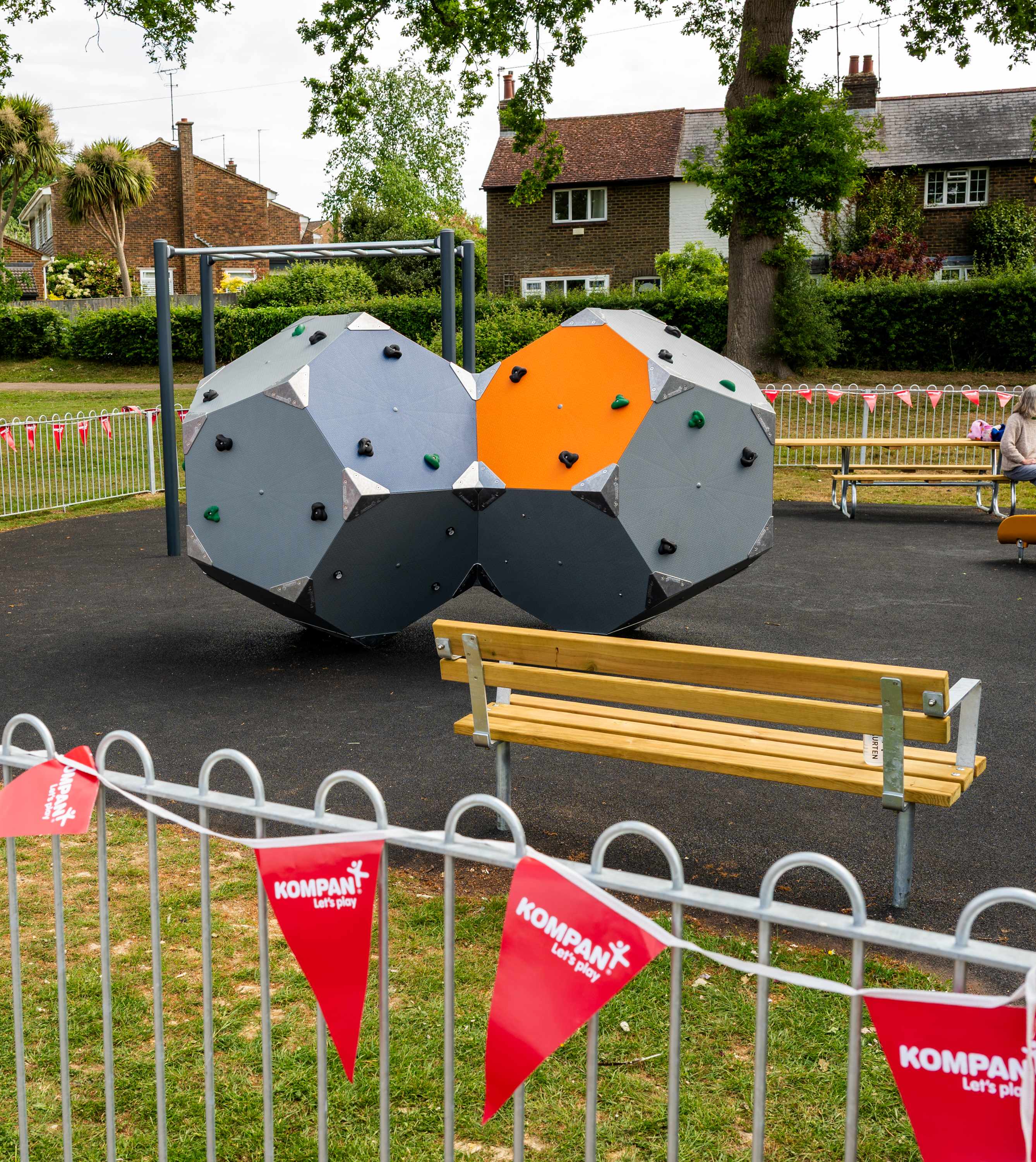 Holland Park, Mill Lane Playground, Tandridge District Council_UK_BLX4102