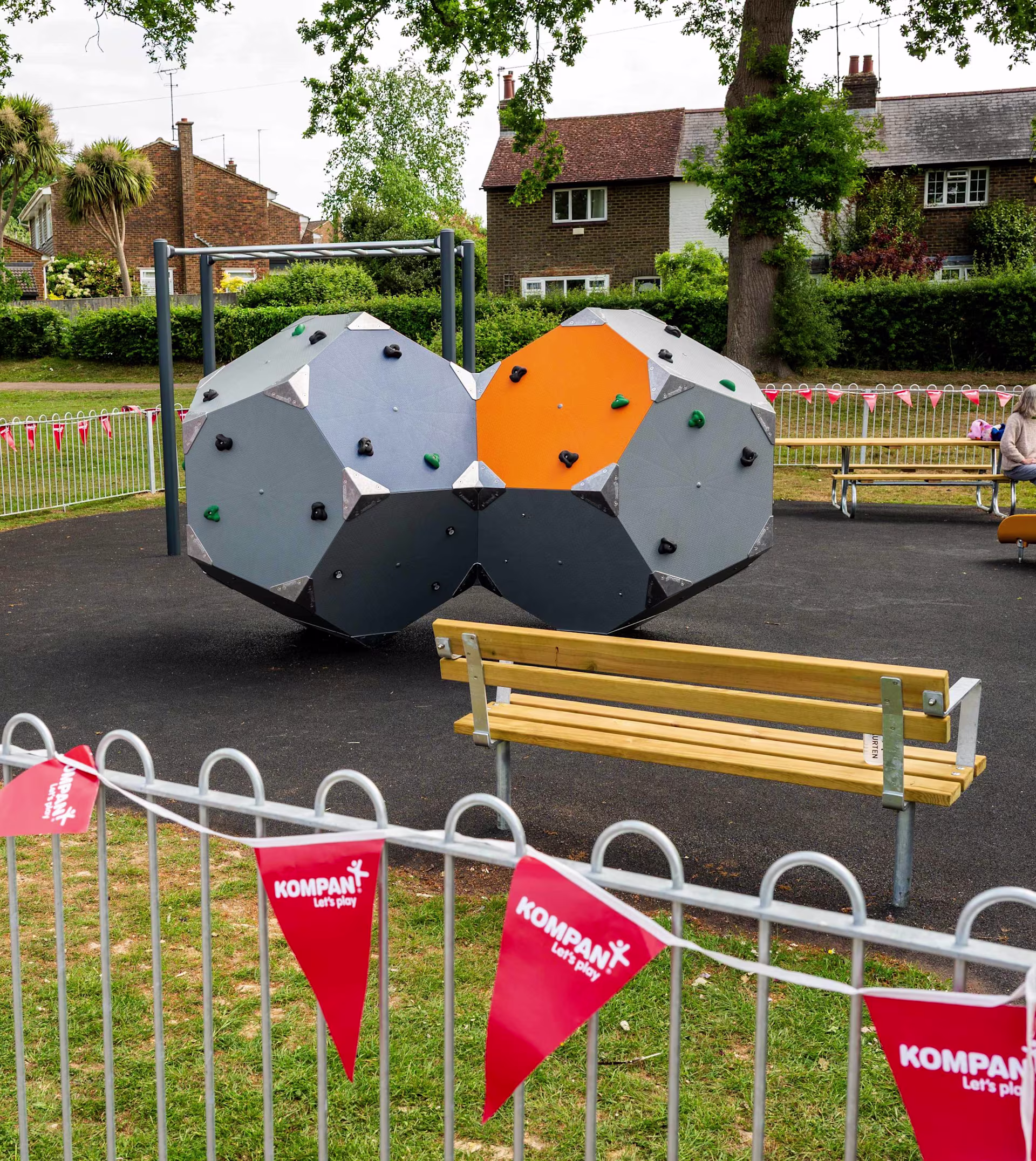 Holland Park, Mill Lane Playground, Tandridge District Council_UK_BLX4102