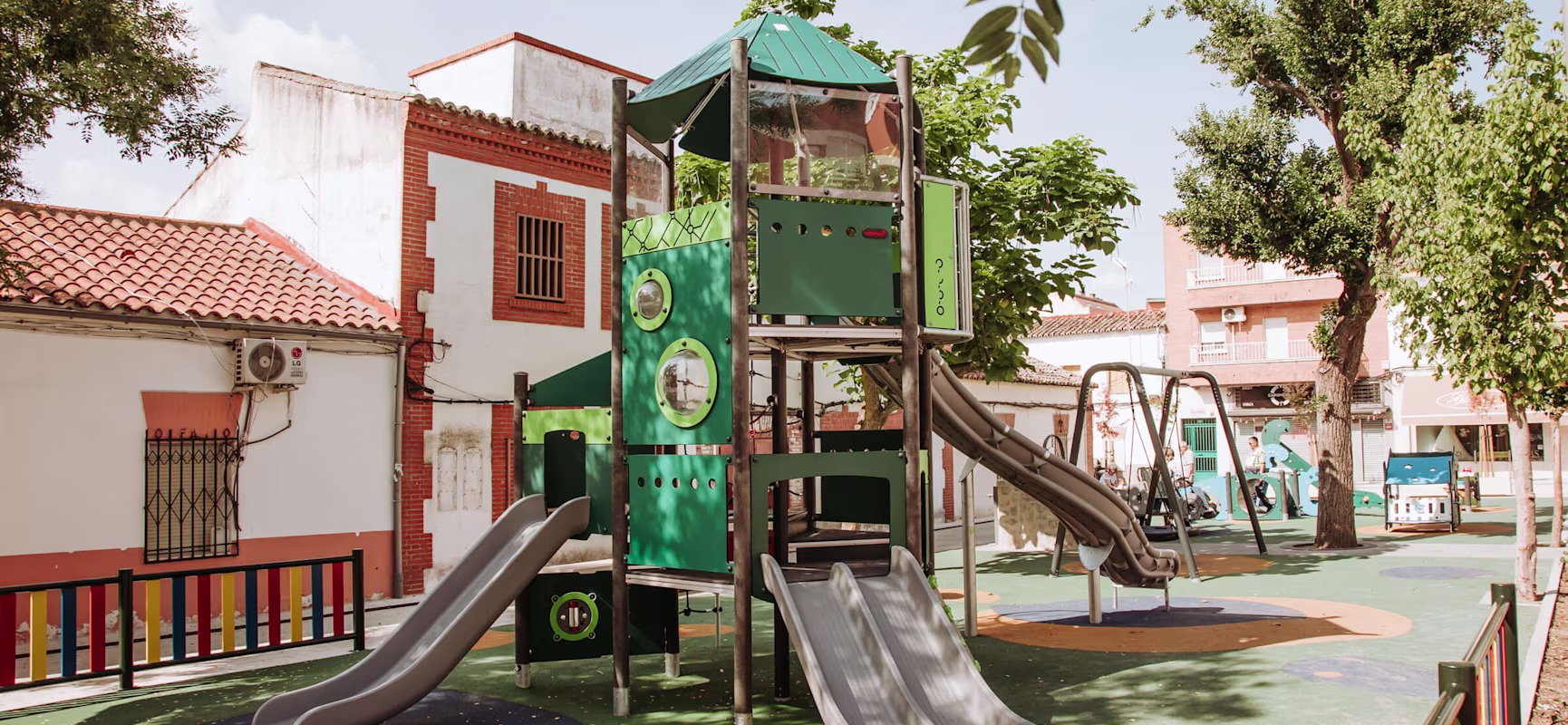 parque infantil en España fabricado con materiales reciclados.