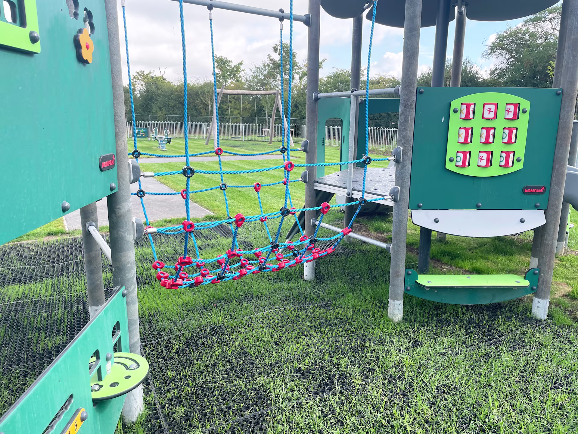 Farendon Fields, Aylesbury - image 2