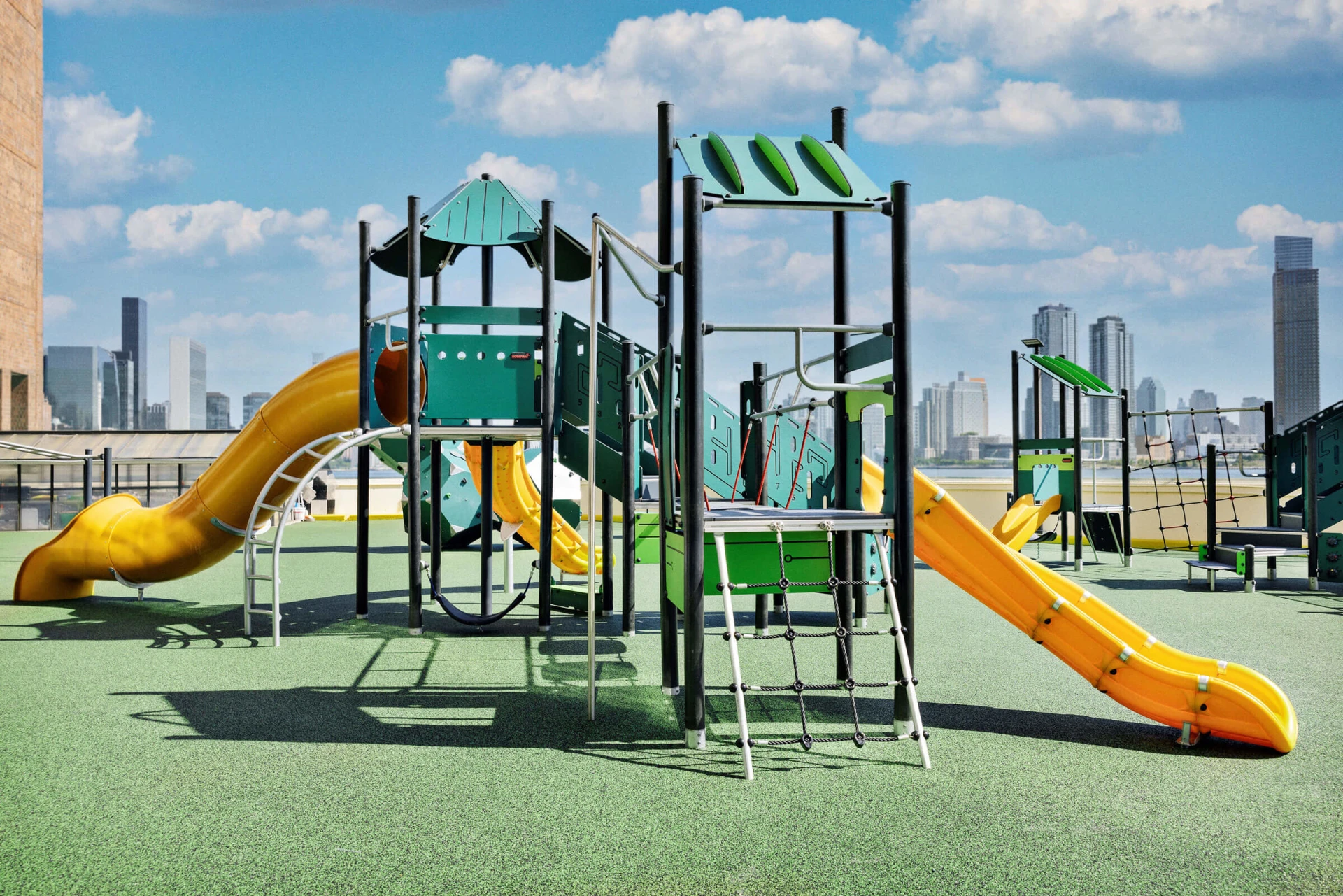 Low carbon school-age playground tower