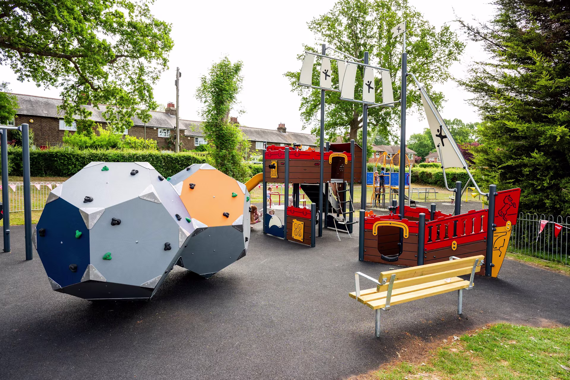Holland Park, Mill Lane Playground, Tandridge District Council_UK_3