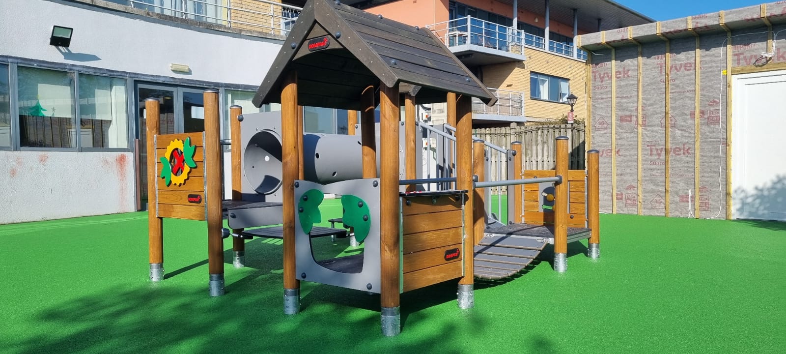 A climbing tower with tunnel 