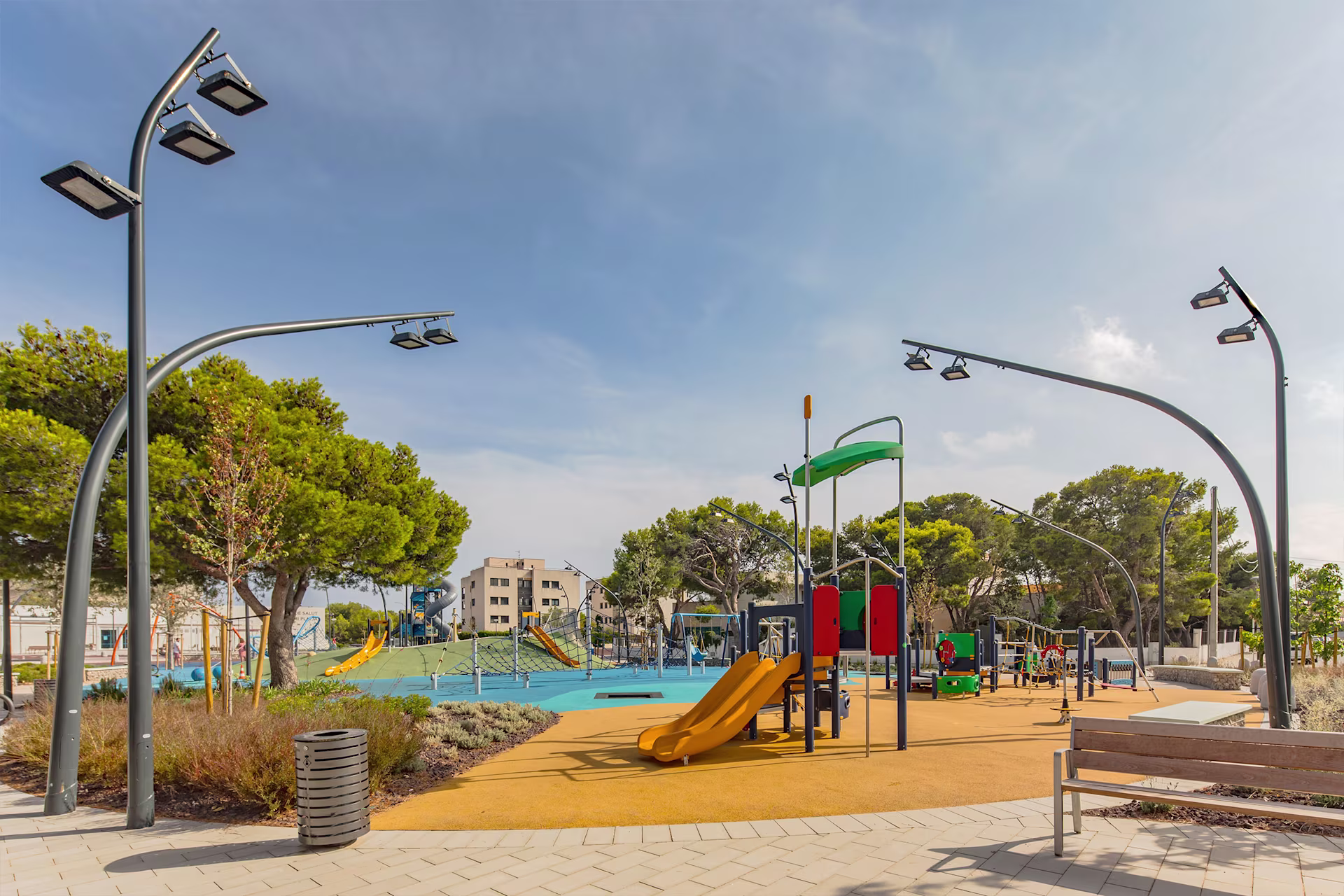 KOMPAN-MONTROIG de329597 -entire-park
