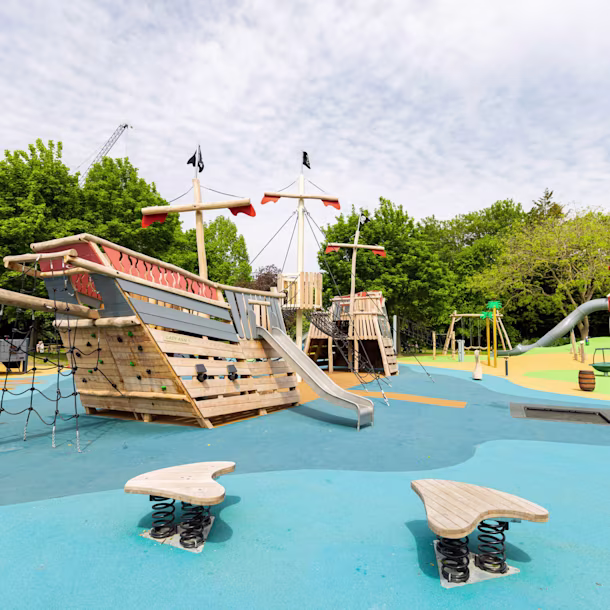 wooden ship playground robinia ships hero image