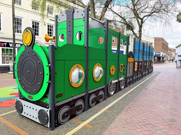 Ashford High Street Play Train - image 2