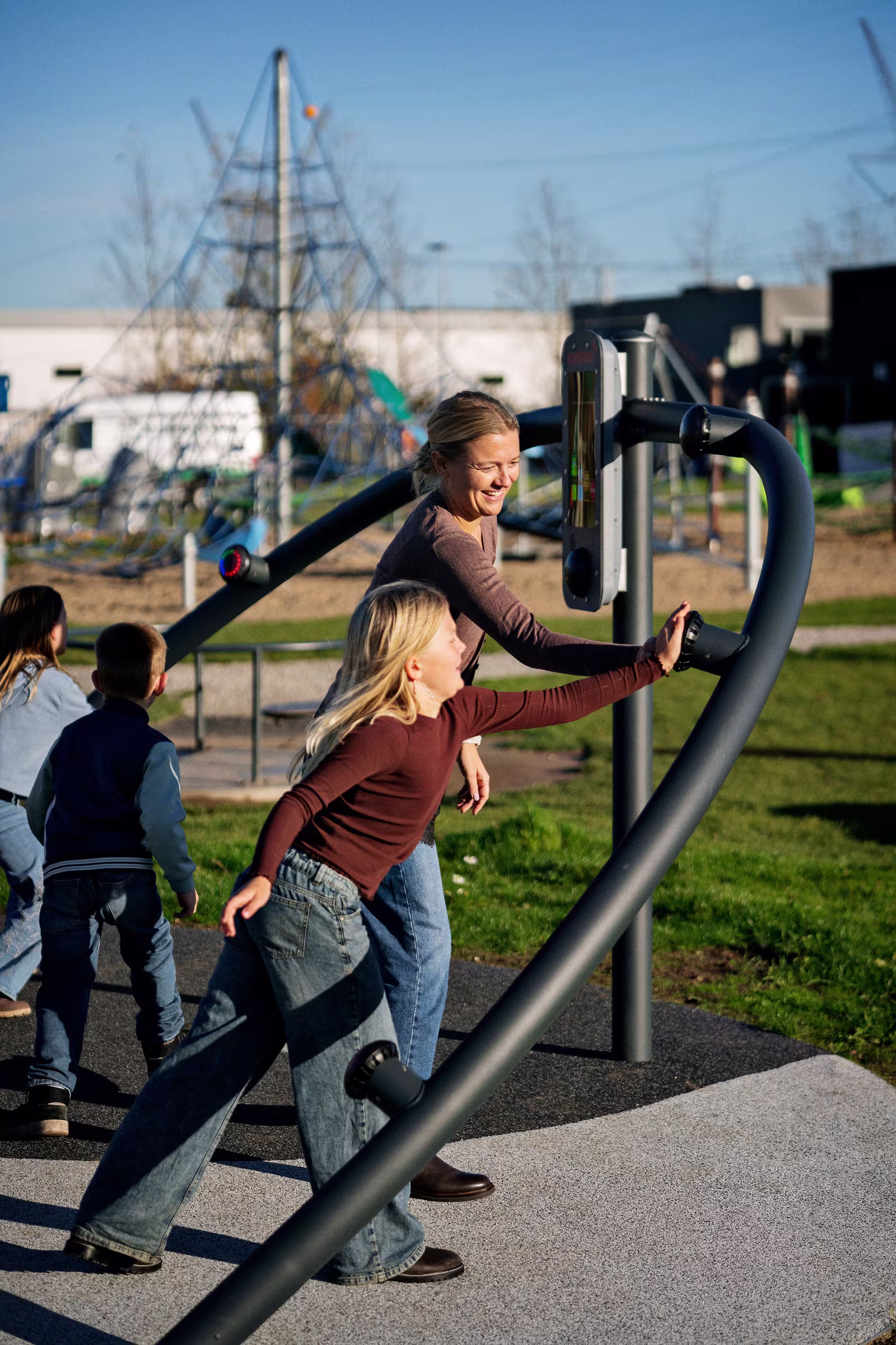 socialinteraction-ORBIT 171078aa 3251