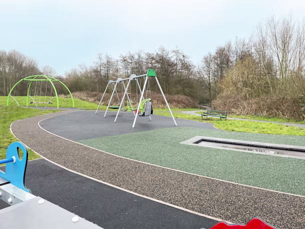 Laburnum Avenue - image 2