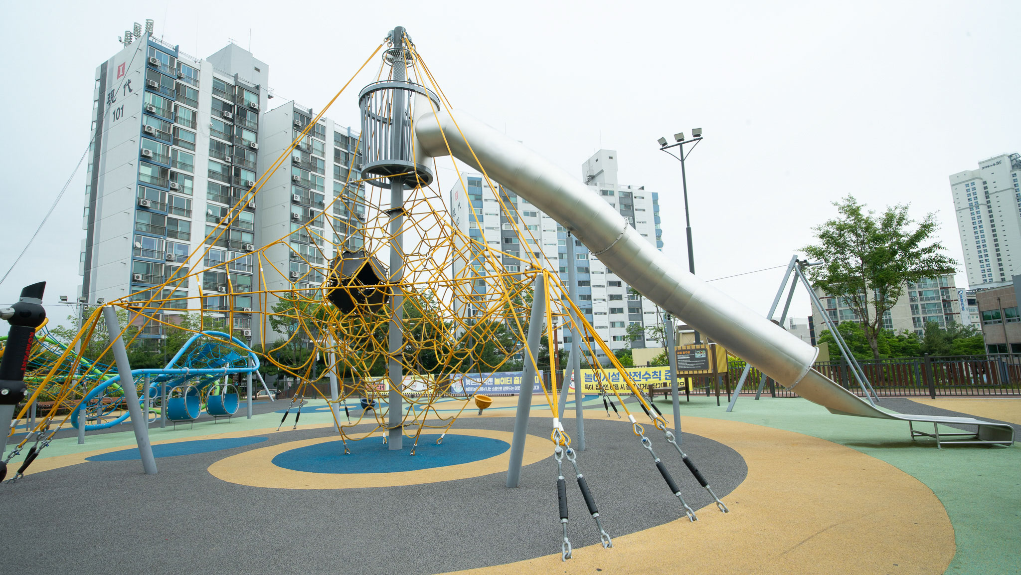 SMALL Mojeon Playground, MUNGYEONG KR 12 247 3