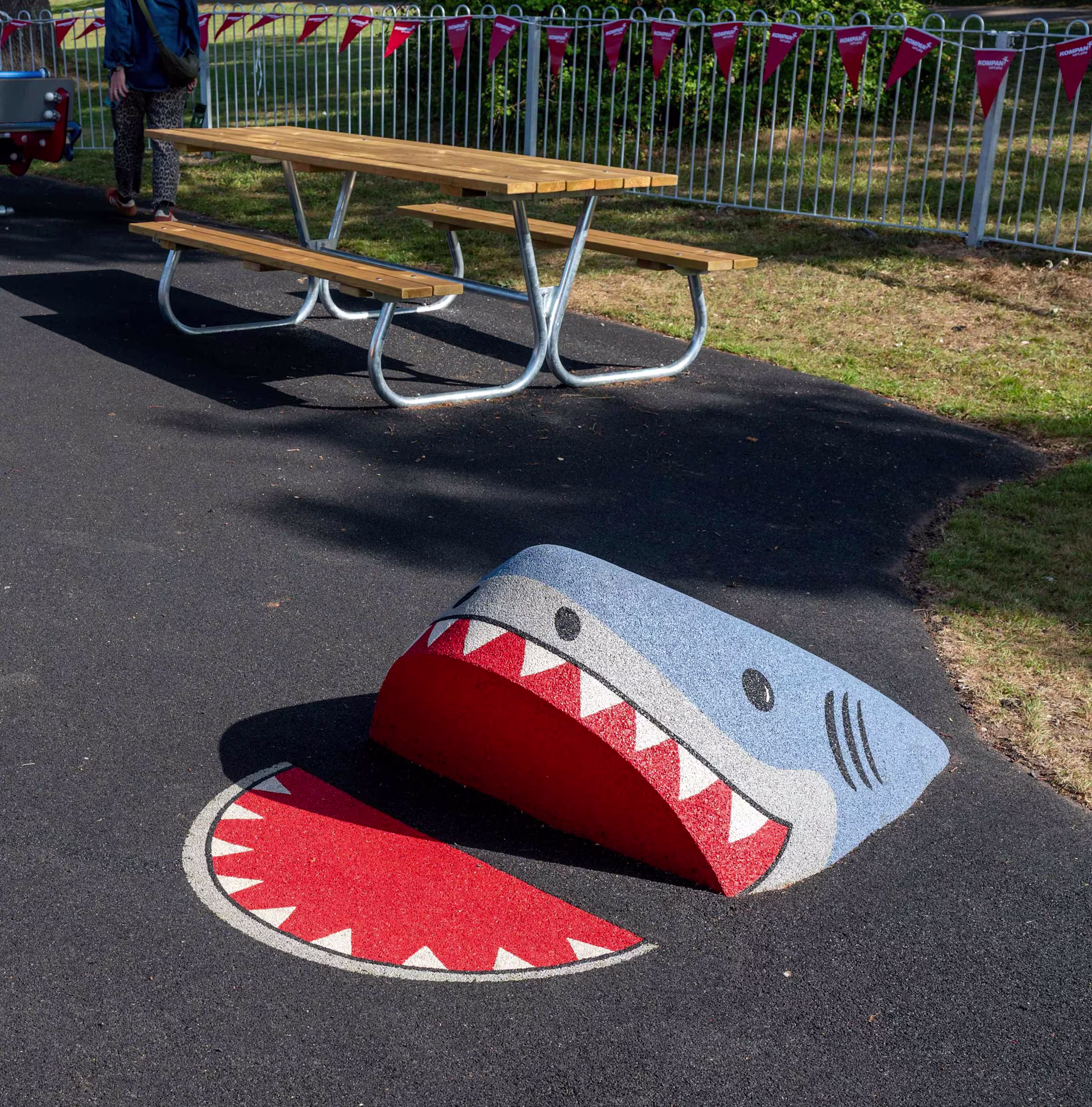 Holland Park, Mill Lane Playground, Tandridge District Council_UK_PAR1060_2