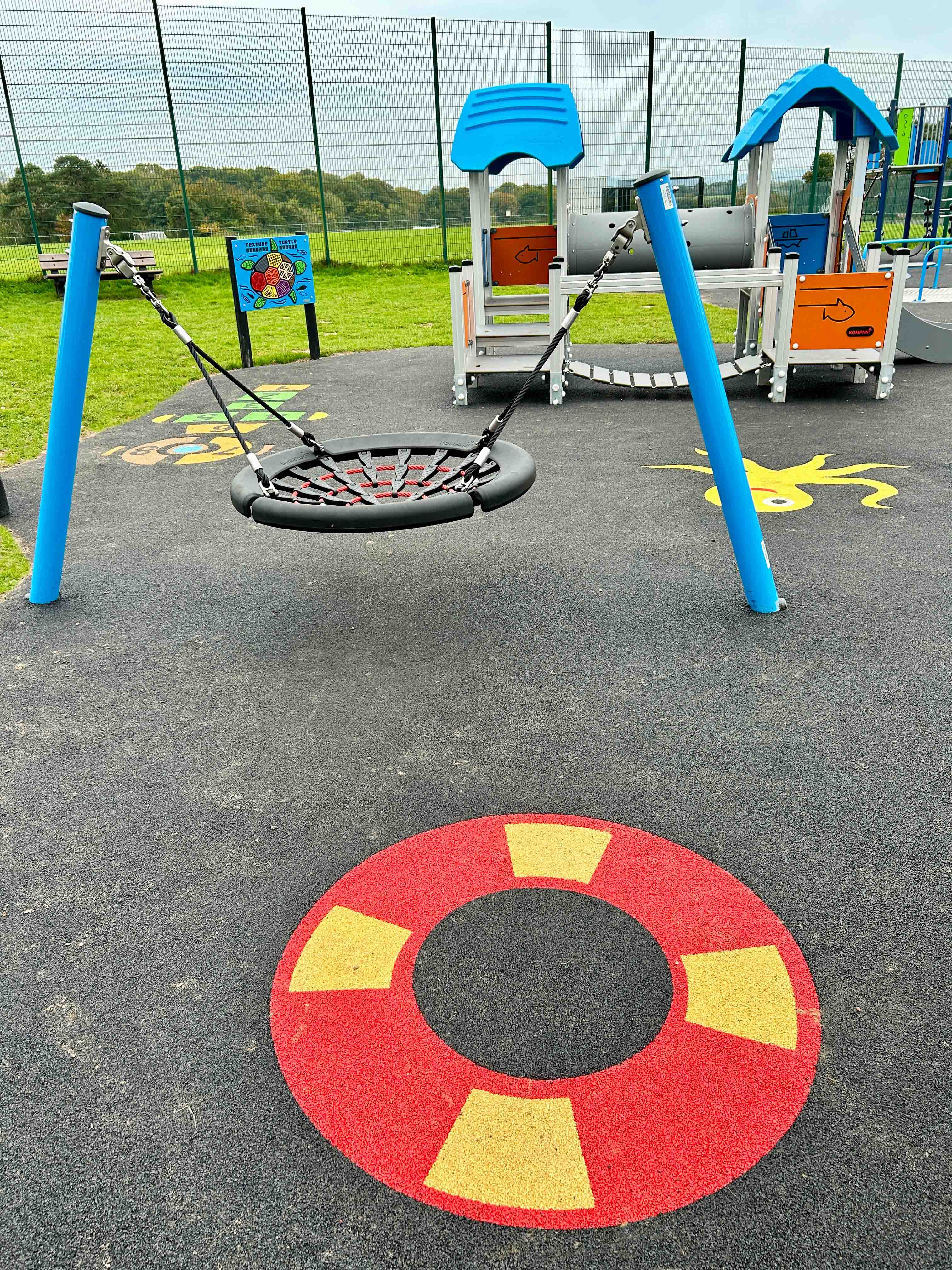 Victoria Pleasure Ground, Uckfield Town Council_UK_M952