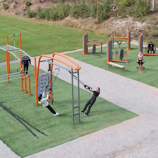 Creatin an outdoor fitness site