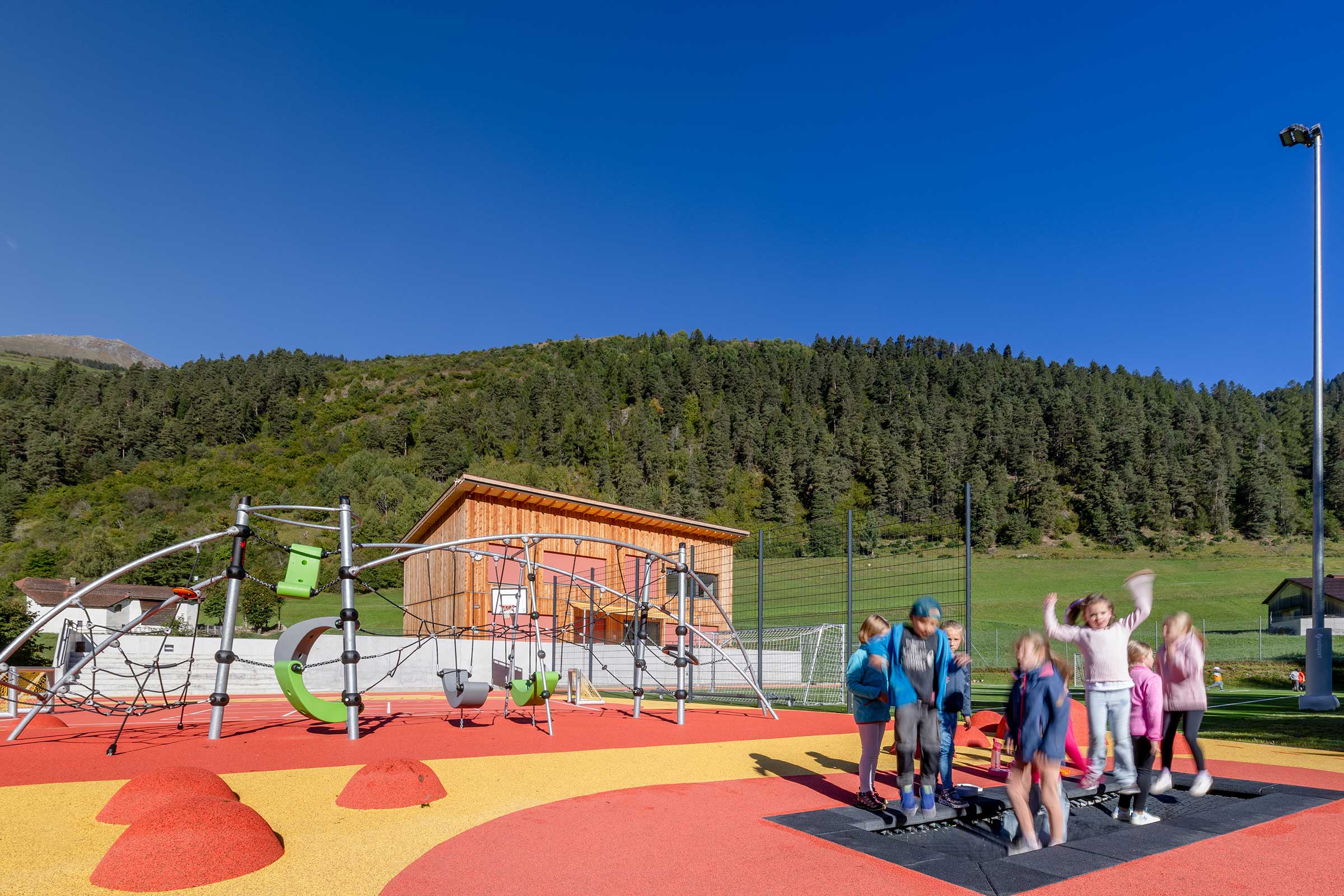 CH Ref Schulhaus-Strada 2400x1600 9300