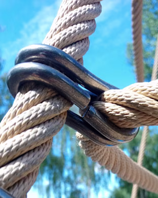 S-clamps on robinia infinity towers