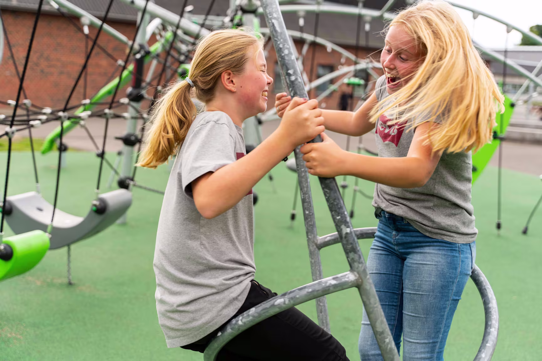 school with play systems with a futuristic design, designed for teenagers