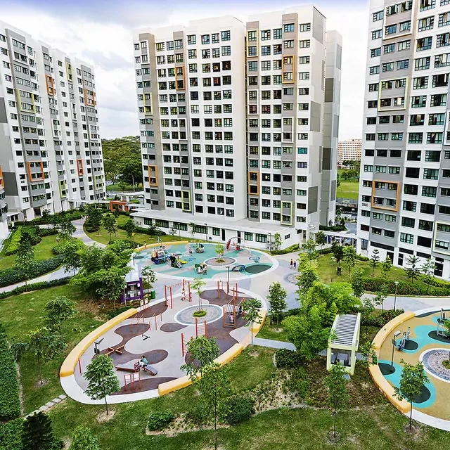 A rejuvenated apartment community with KOMPAN play and fitness areas